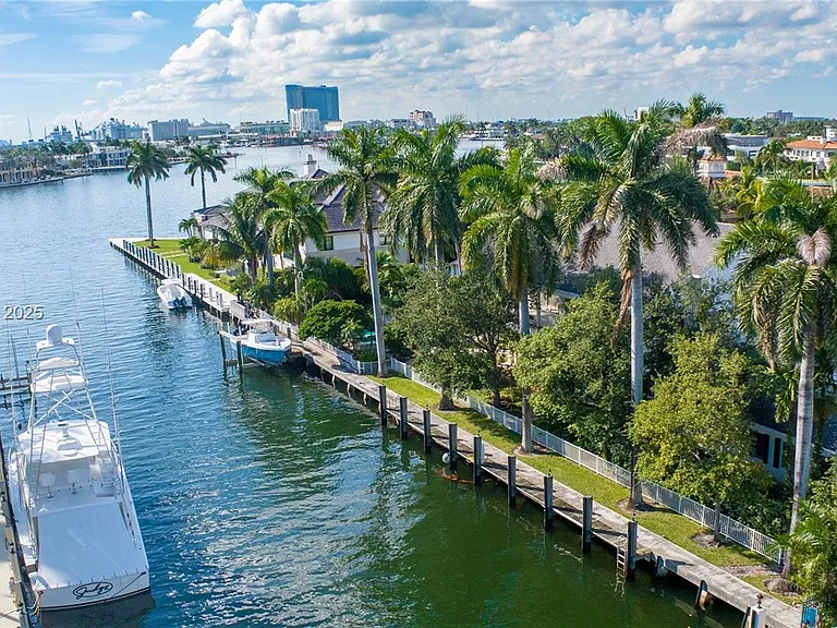 235ft Private Yacht Slip for Rent Fort Lauderdale photo 1
