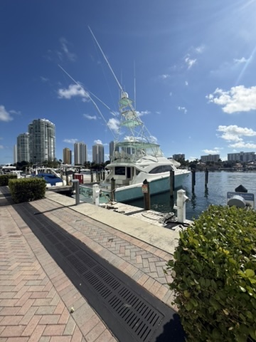 100ft Private Yacht Slip for Rent Sunny Isles Beach photo 1